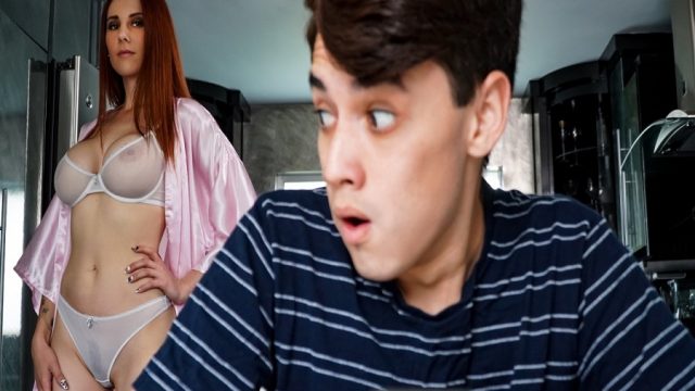 Çok Sevip Abla Dediği Arkadaşının Ablasına Sikiyle Sarıldı