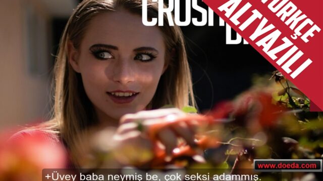 Kaslı ve Yakışıklı Üvey Babasını Çıplak Gören Ateşli Seks Delisi