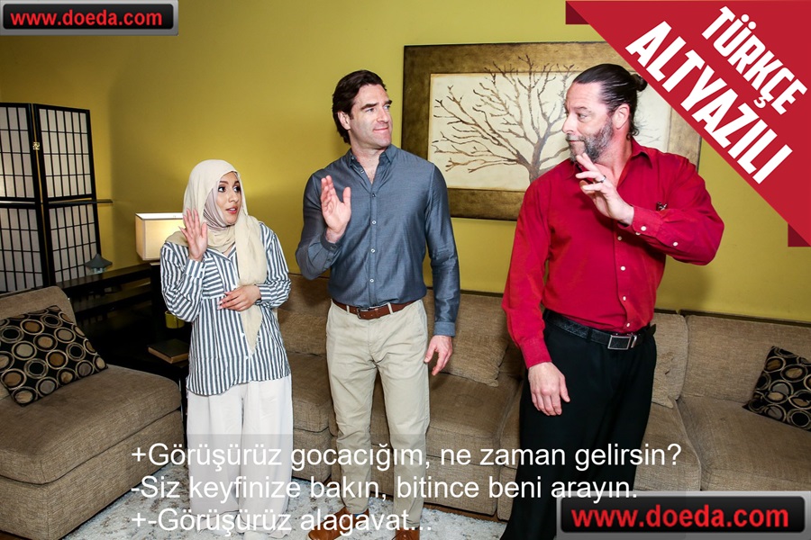 Türbanlı Kadının Gavat Kocası İşe Giderken Arkadaşını Evde Bıraktı