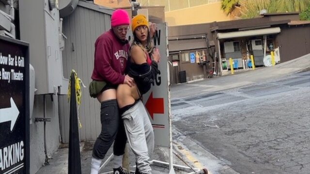 Sevgilisiyle Turistik Geziye Çıktı Beş Önemli Caddede Beş Posta Attı