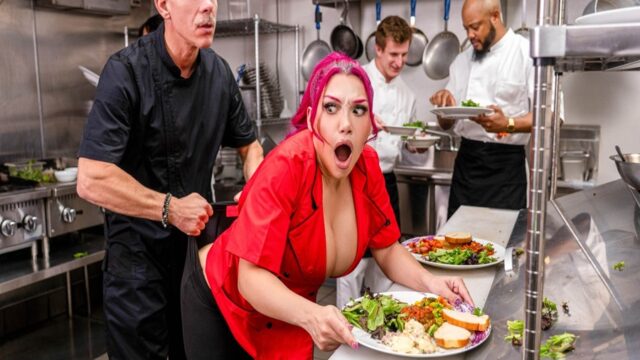 Beş Yıldızlı Otelin Mutfağında Pembe Yıldızlı Anal Seks Yemeği