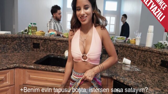 Evini Satmak İçin Gelen Esmer Azgın Emlakçının Temele Beyaz Sıvı Beton Döktü