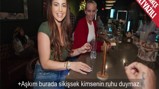 Kimsenin Kimseyi Siklemediği Mekânda Sevgilisiyle Locada Sikişti